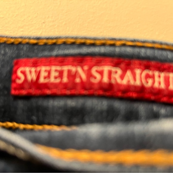 Lucky Brand Sweet Straight Jeans - Picture 7 of 7
